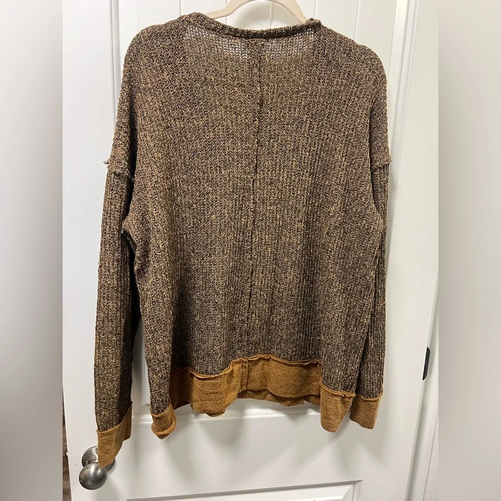 Size XL- BUCKLE Pieced Raw Edge Pullover sweater/ cute!